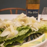 ロメインレタスのシーザーサラダのレシピとワインのペアリング