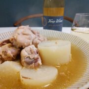 『大根と鶏手羽元の煮物』の簡単レシピとワインペアリングのポイント
